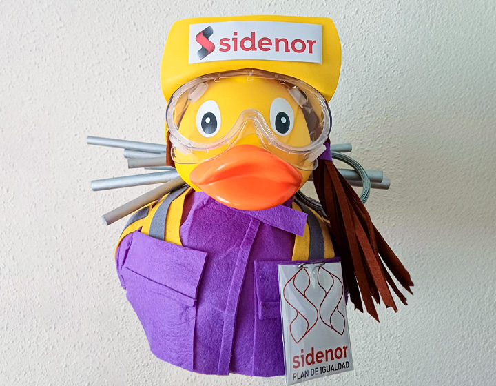 XXL duck of the WOPaton competition for companies and groups